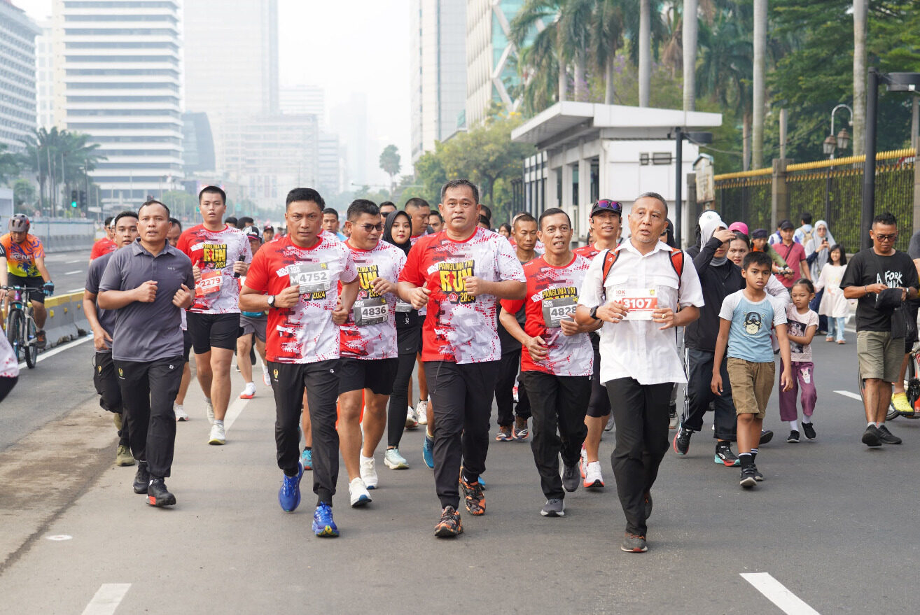 Keseruan Matra Fair Hari Kedua : Kasad Ikuti Panglima TNI Fun Run Hingga Swafoto Bareng Masyarakat