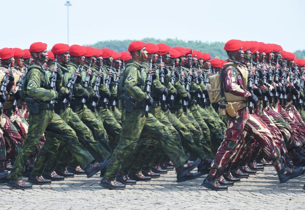 Silang Monas Bak Lautan Manusia, Antusias Saksikan Puncak HUT ke-79 TNI