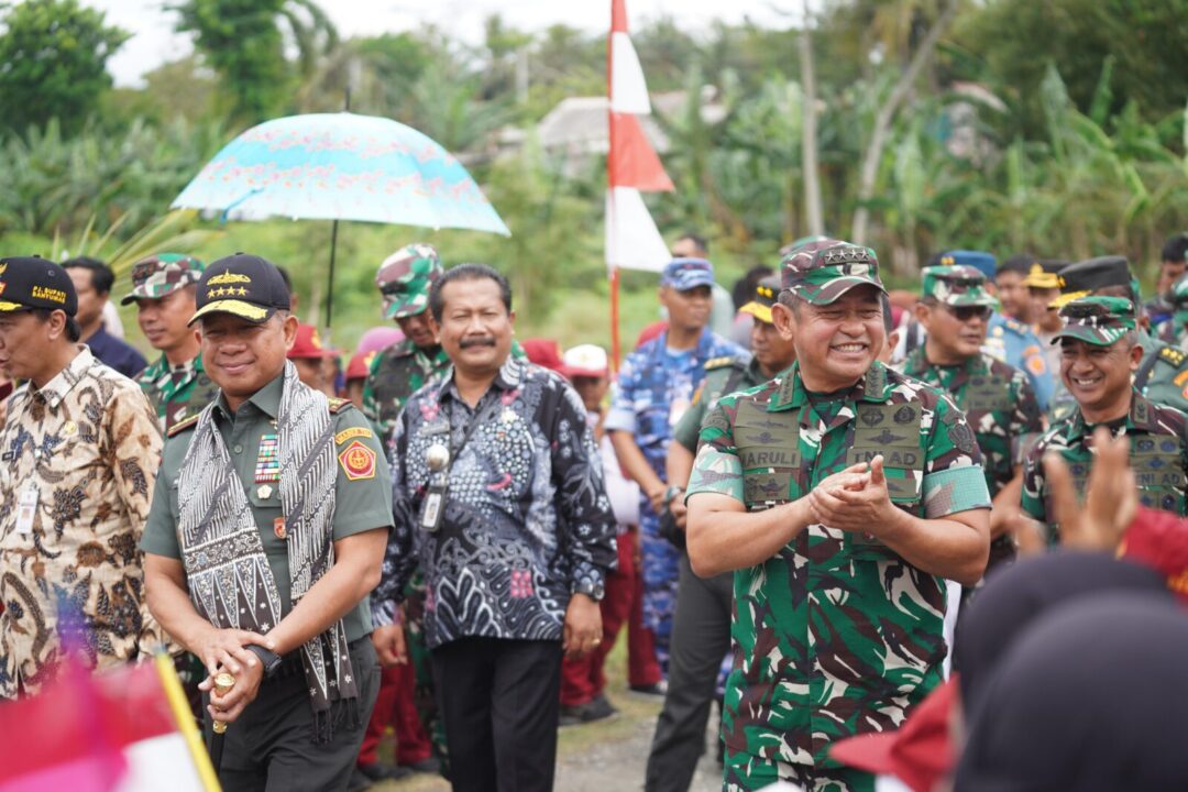 Solusi Irigasi Ratusan Hektar Sawah di Banyumas, Panglima TNI dan Kasad Resmikan Instalasi Pompa Hidram