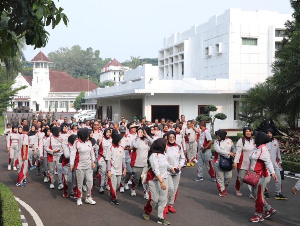 Olahraga Bersama HUT ke-53 Korpri: Bangun Kebersamaan dan Jaga Kebugaran PNS TNI AD