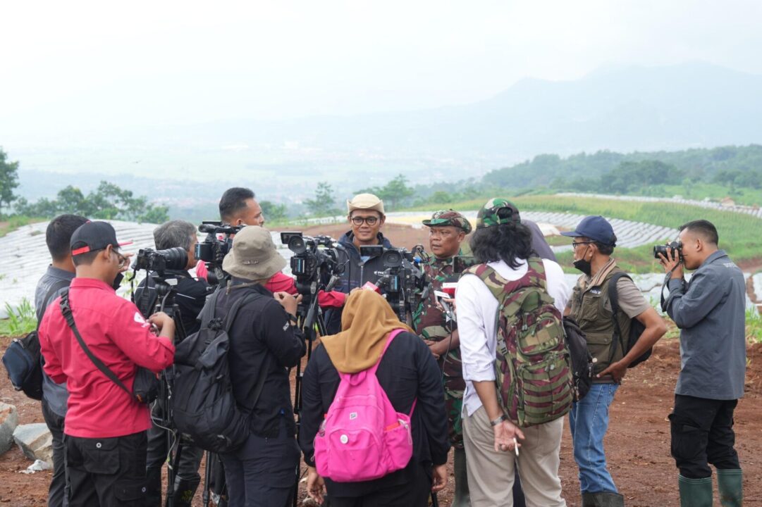 Ungkap Peran TNI AD dalam Ketahanan Pangan dan Pelestarian Alam, Dispenad Ajak Awak Media Jelajahi Agroforestry Gunung Hejo