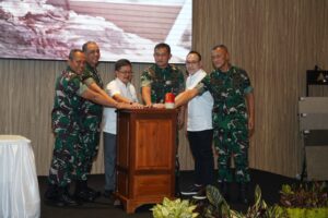 Kasad Resmikan Plant 5B Extension PT Arwana Citramulia Tbk di Mojokerto