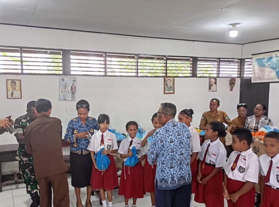 Kodim 1709/Yawa Luncurkan Program Makan Bergizi di 3 Sekolah Dasar