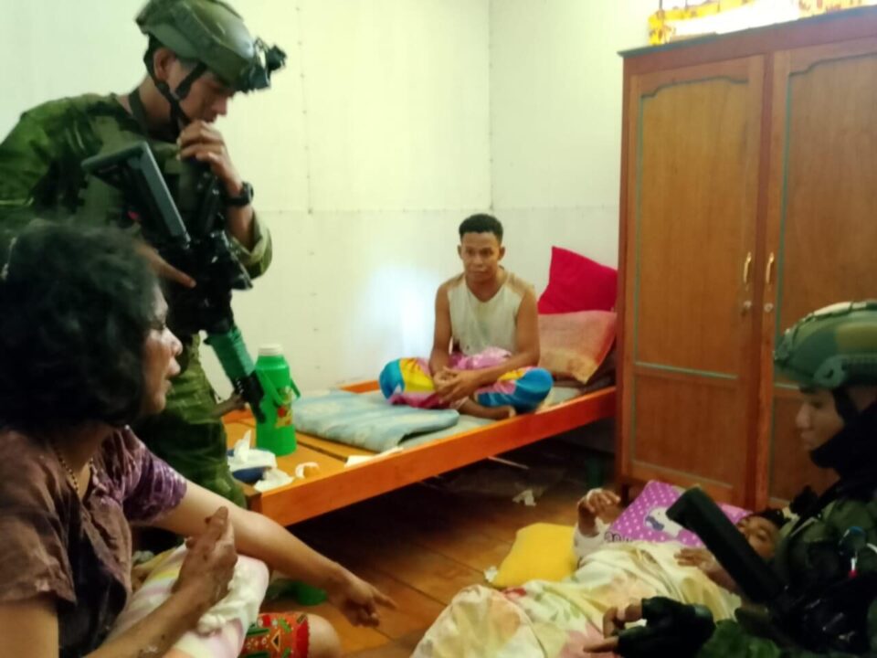 Satgas Koops TNI Habema Kogabwilhan III Berhasil Evakuasi Jenazah Guru Korban Pembunuhan OPM di Distrik Anggruk Kab. Yahukimo