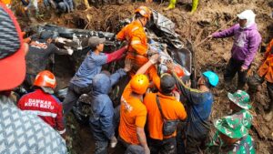 Longsor di Pacet, Kodim 0815 Mojokerto Terjunkan Tim Evakuasi