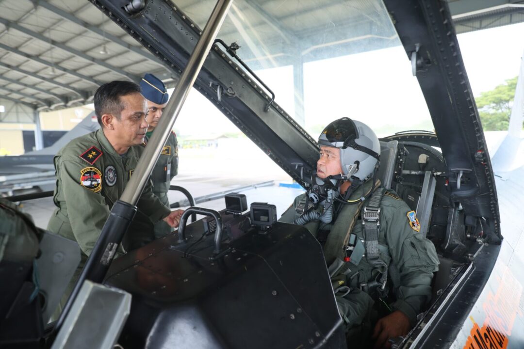 Kasad Dianugerahi Wing Kehormatan Penerbang Kelas 1 TNI AU