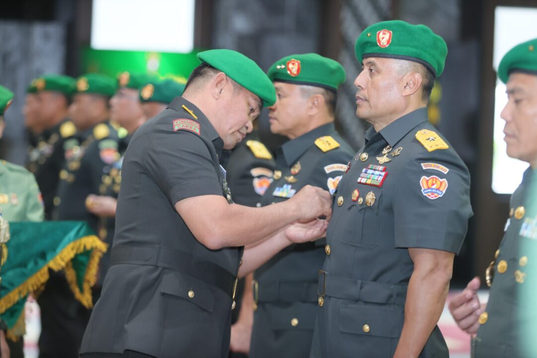 Kasad Pimpin Sertijab 5 Jabatan Strategis TNI AD dan Terima Laporan Kenaikan Pangkat 34 Pati