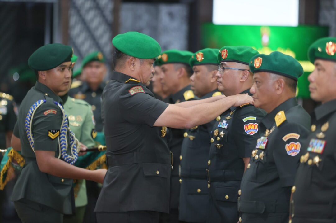Kasad Pimpin Sertijab 5 Jabatan Strategis TNI AD dan Terima Laporan Kenaikan Pangkat 34 Pati