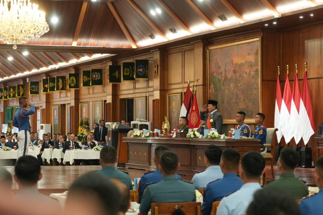 Kasad Sambut Kunjungan Presiden RI dan Presiden Prancis di Akademi Militer Magelang