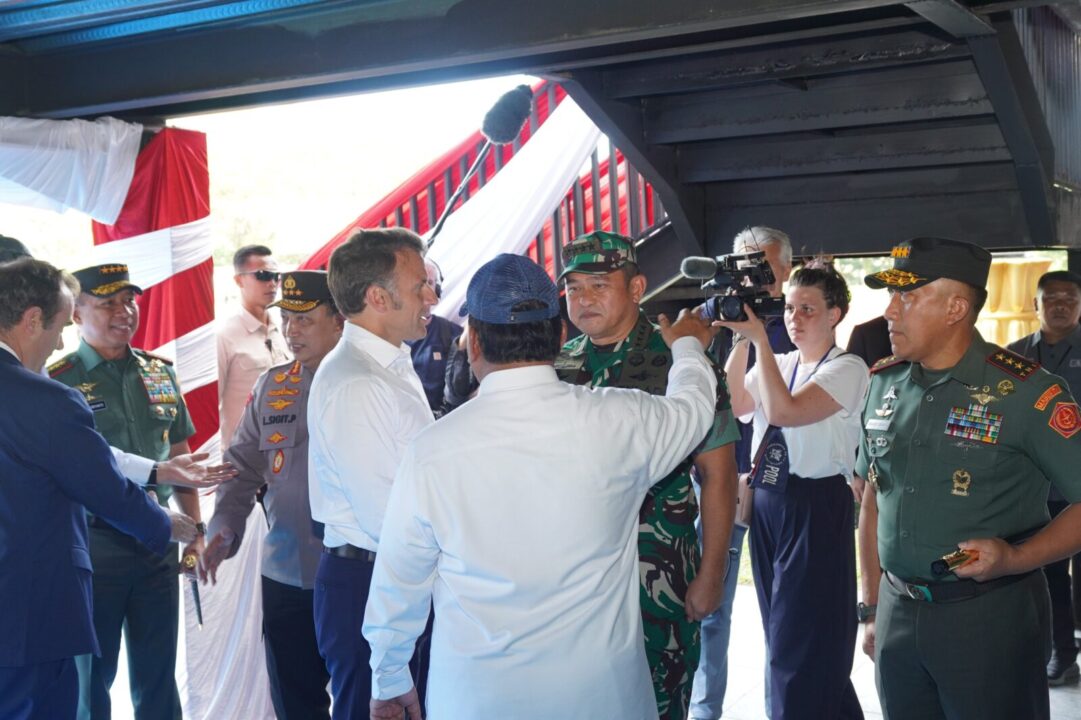 Kasad Sambut Kunjungan Presiden RI dan Presiden Prancis di Akademi Militer Magelang