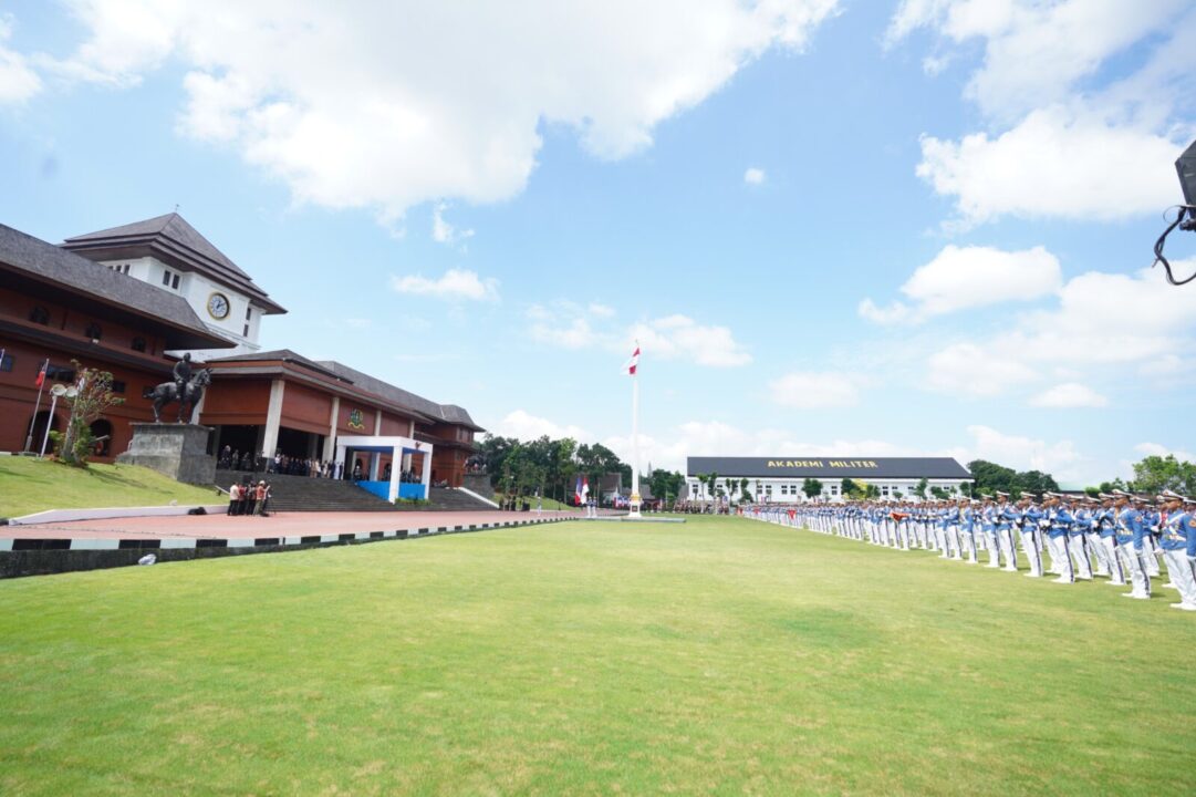 Kasad Sambut Kunjungan Presiden RI dan Presiden Prancis di Akademi Militer Magelang