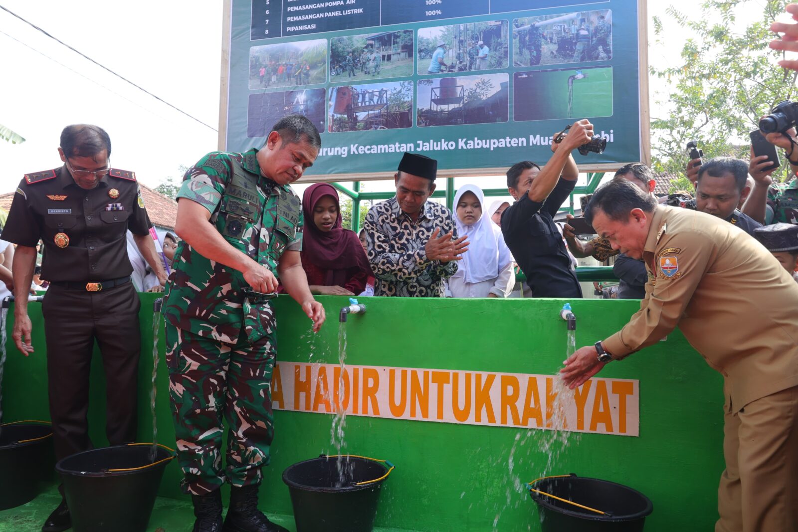 Pastikan Program TNI AD Manunggal Air Berdampak Pada Rakyat, Kasad Resmikan Sumur Bor di Jambi