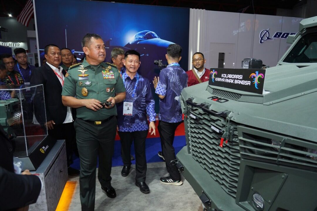 Hari Kedua Pameran Indo Defence 2025, Teknologi dan Kolaborasi Jadi Sorotan TNI AD