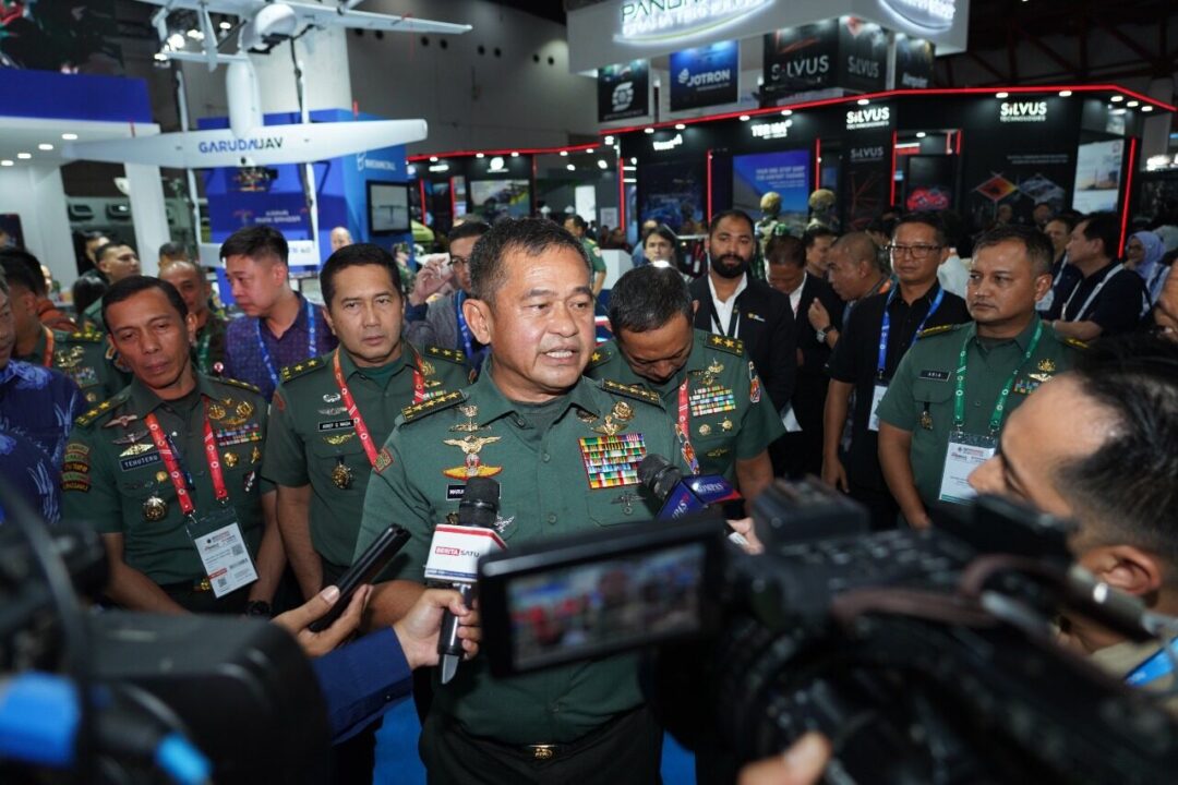 Hari Kedua Pameran Indo Defence 2025, Teknologi dan Kolaborasi Jadi Sorotan TNI AD