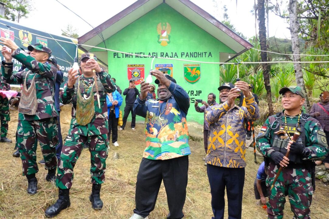 Cahaya Harapan dari Pegunungan Papua: TNI AD Hadirkan Terang di Malagai