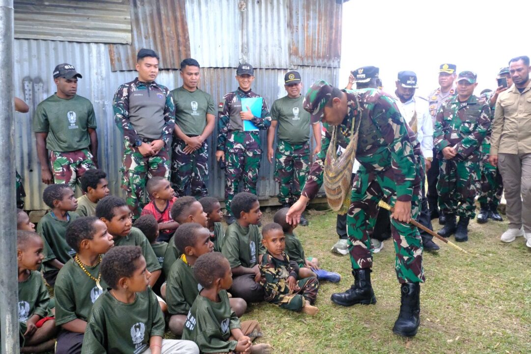 Cahaya Harapan dari Pegunungan Papua: TNI AD Hadirkan Terang di Malagai