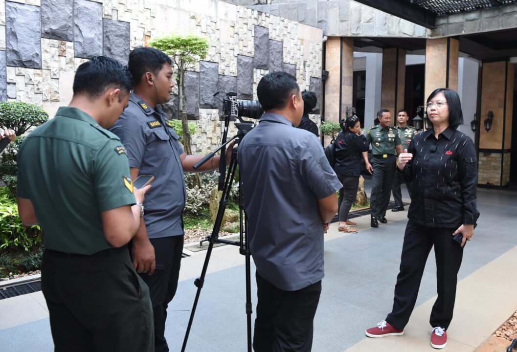 Dari Medan Tugas ke Panggung Inspirasi: Kasad Terima Penghargaan News Maker 2024 dari IDN Times
