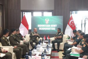 Perkuat Kerja Sama Pertahanan, Kasad Sambut Hangat Kunjungan Kehormatan Kasad Singapura