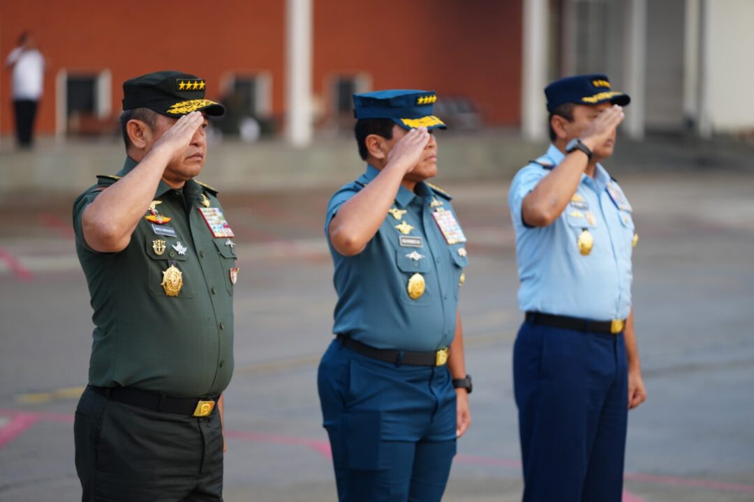 Bangga dan Haru, Kasad Dampingi Panglima TNI Sambut Kepulangan Kontingen Bastille Day