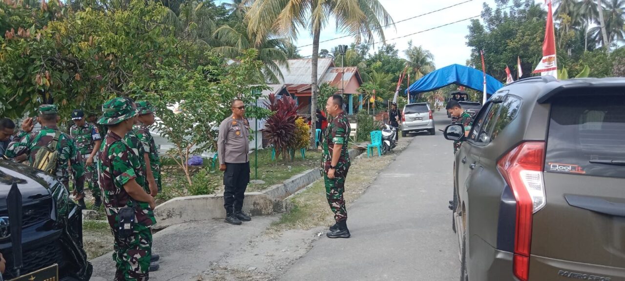 Pulihkan Aktivitas Warga, TNI AD Kerahkan Personel Bersihkan Puing Gempa Poso