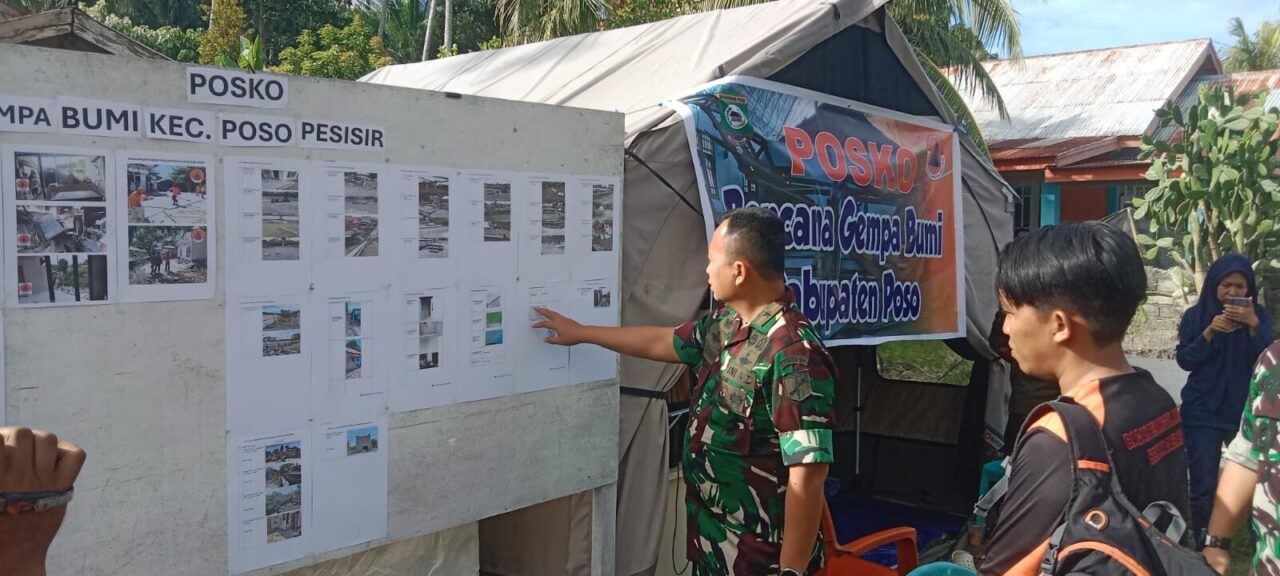 Pulihkan Aktivitas Warga, TNI AD Kerahkan Personel Bersihkan Puing Gempa Poso