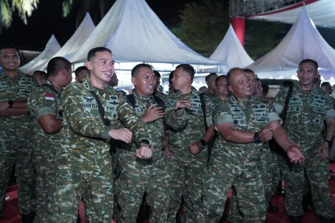 Pesta Rakyat Rawalo, Momen Kasad Berbaur dengan Masyarakat