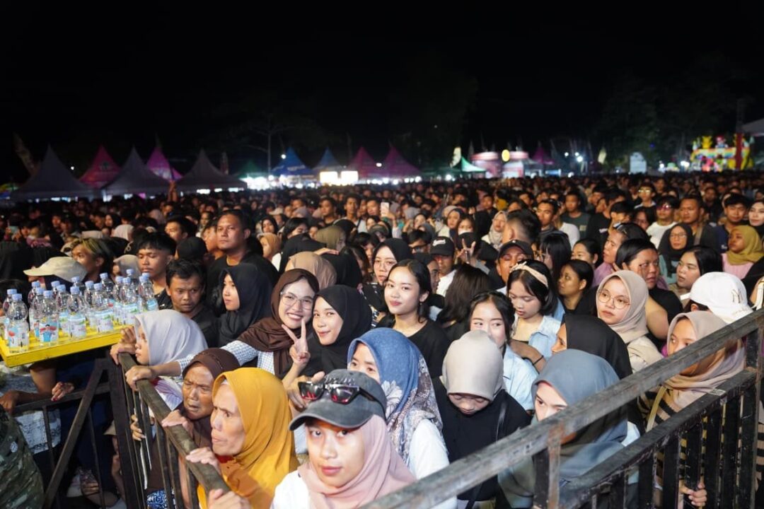 Pesta Rakyat Rawalo, Momen Kasad Berbaur dengan Masyarakat