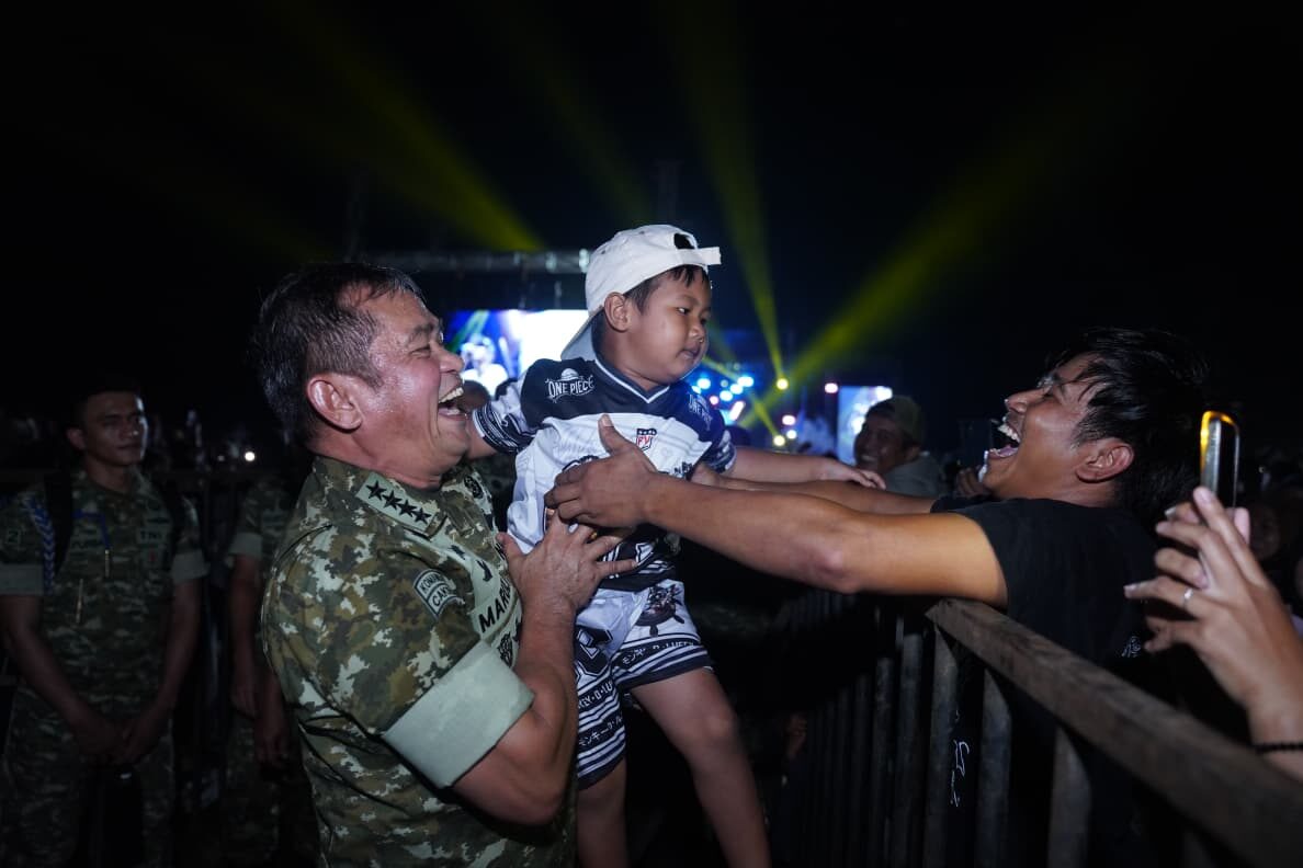 Pesta Rakyat Rawalo, Momen Kasad Berbaur dengan Masyarakat