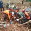 Di Garis Depan Longsor Cibeunying, Personel Kodam IV/Diponegoro Berjuang Tanpa Henti Demi Kemanusiaan
