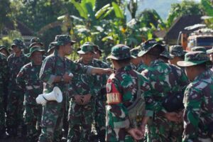 Pastikan Warga Tertangani dengan Baik, TNI AD Lanjutkan Penanganan Bencana Semeru