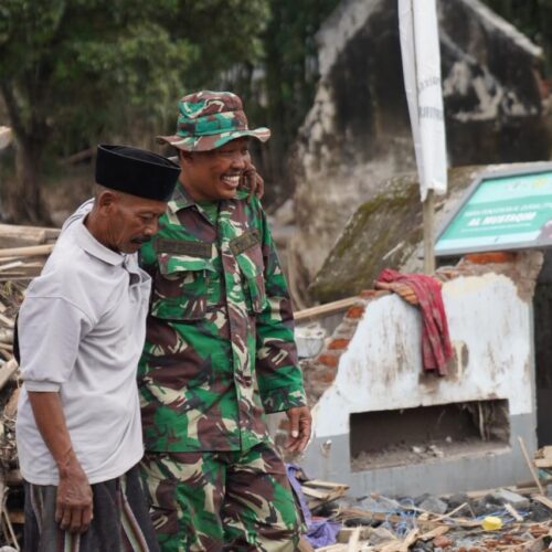 Pastikan Warga Tertangani dengan Baik, TNI AD Lanjutkan Penanganan Bencana Semeru