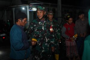 Pastikan Warga Tertangani dengan Baik, TNI AD Lanjutkan Penanganan Bencana Semeru