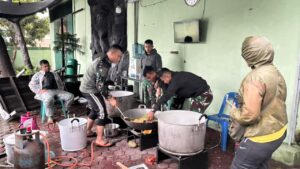 Penuhi Kebutuhan Pangan Korban Banjir Aceh Utara-Lhokseumawe, TNI AD Dirikan Dapur Lapangan
