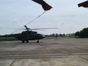 TNI AD Kerahkan Dua Helikopter Dukung Penanggulangan Bencana di Pulau Sumatera