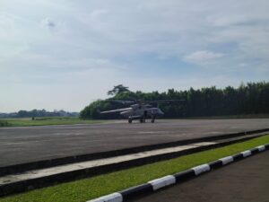 TNI AD Kerahkan Dua Helikopter Dukung Penanggulangan Bencana di Pulau Sumatera