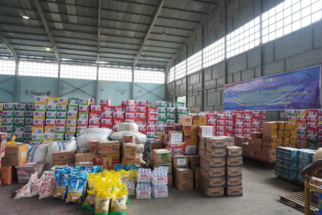 Satgas Kodam I/BB Airdrop Bantuan Kasad ke Desa Terisolir di Tapanuli Utara