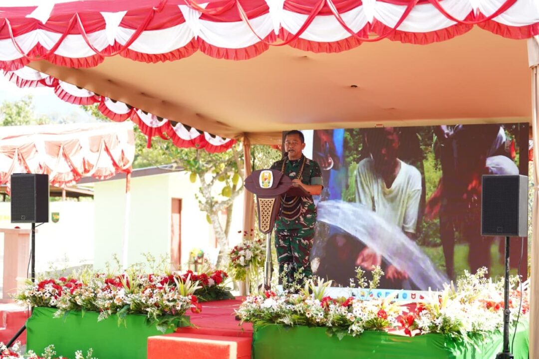 Mengalirkan Harapan, Kasad Resmikan 37 Sumber Air Bersih dan Hasil Renovasi RTLH di Papua Tengah