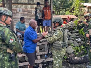 Lima Hari Menjabat, Pangdam XIII/Merdeka Kunjungi Prajurit di Daerah Operasi