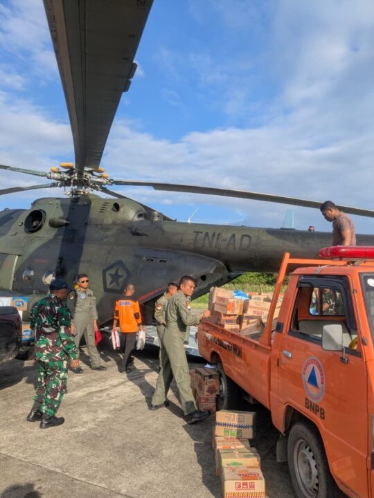 Akses Darat Terbatas, TNI AD Salurkan Logistik ke Bener Meriah dan Aceh Tengah Lewat Udara