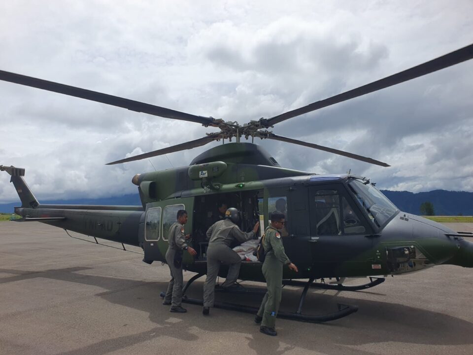 Akses Darat Terbatas, TNI AD Salurkan Logistik ke Bener Meriah dan Aceh Tengah Lewat Udara