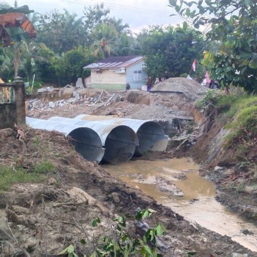 Akses Terputus Mulai Dipulihkan, Satgas Gulbencal Kodam I/BB Bangun Jembatan Aramco