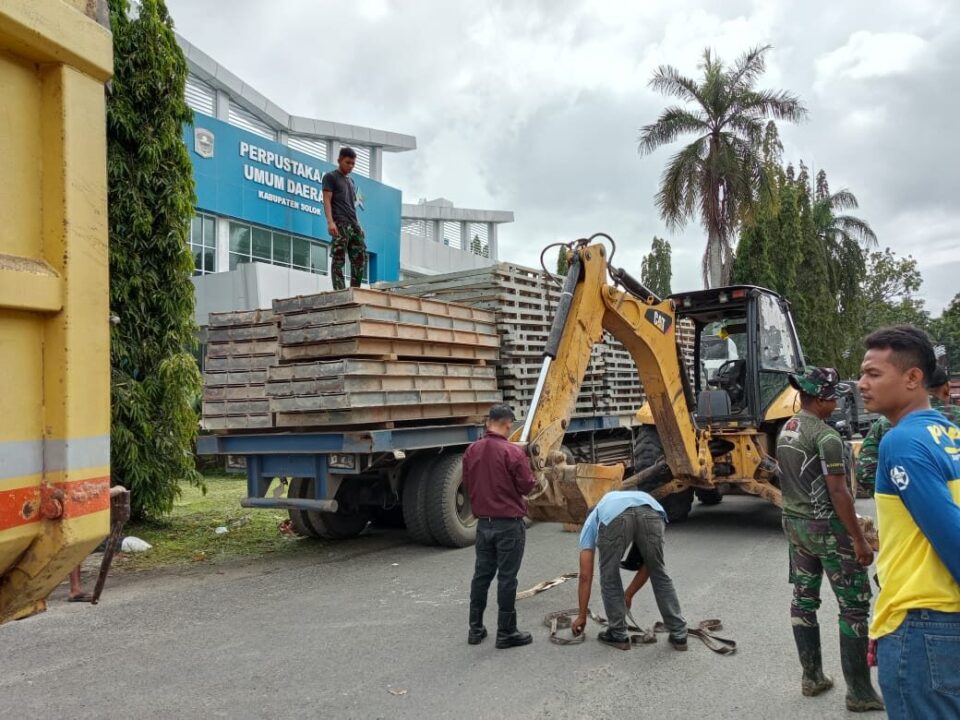 TNI AD Lanjutkan Pembangunan Tujuh Jembatan Bailey dan Lima Jembatan Armco di Sumbar