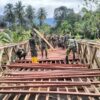 TNI AD Lanjutkan Pembangunan Tujuh Jembatan Bailey dan Lima Jembatan Armco di Sumbar