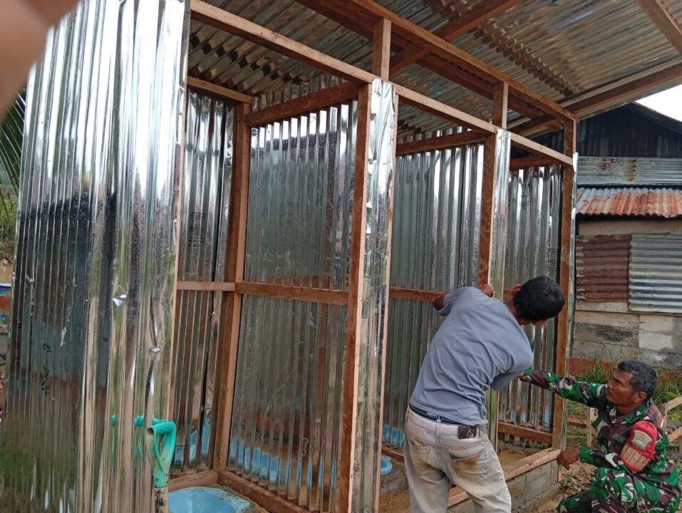 Satgas Gulbencal Kodam I/BB Bangun Fasilitas MCK di Pengungsian Masjid Al-Mubaroq