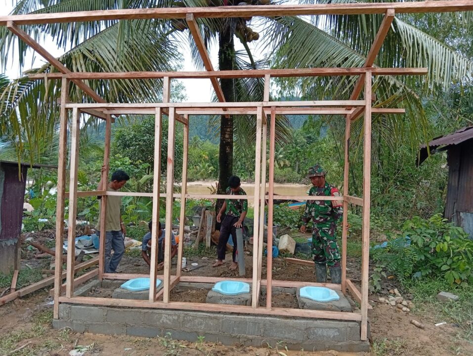 Satgas Gulbencal Kodam I/BB Bangun Fasilitas MCK di Pengungsian Masjid Al-Mubaroq