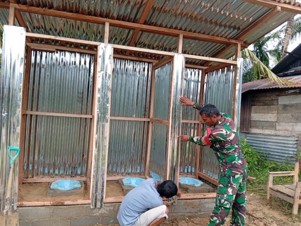 Satgas Gulbencal Kodam I/BB Bangun Fasilitas MCK di Pengungsian Masjid Al-Mubaroq