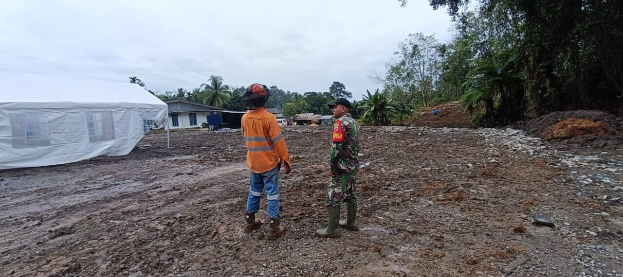 Satgas Kodim 0212/TS Tinjau Lahan Huntara Untuk Korban Banjir dan Longsor di Batang Toru