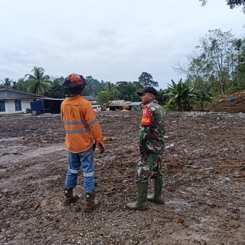 Satgas Kodim 0212/TS Tinjau Lahan Huntara Untuk Korban Banjir dan Longsor di Batang Toru