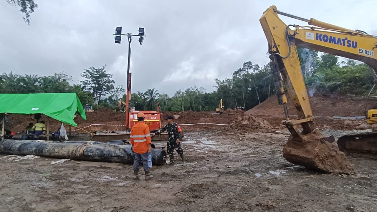 Satgas Kodim 0212/TS Tinjau Lahan Huntara Untuk Korban Banjir dan Longsor di Batang Toru