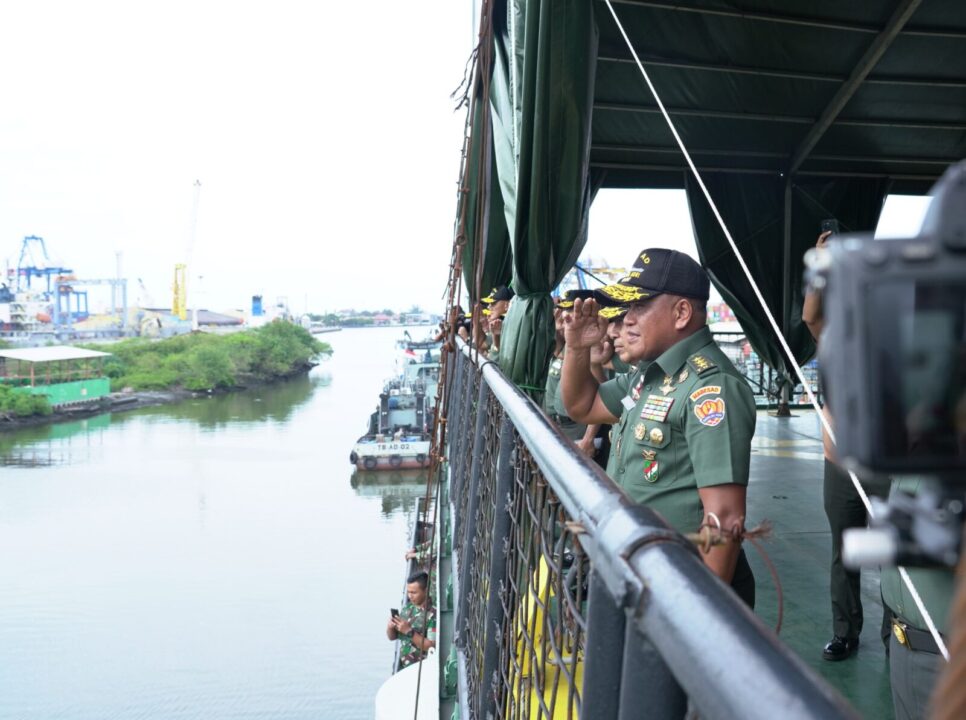 TNI AD Terus Salurkan Bantuan, Kapal ADRI XLIX Dikirim ke Wilayah Bencana Sumatera